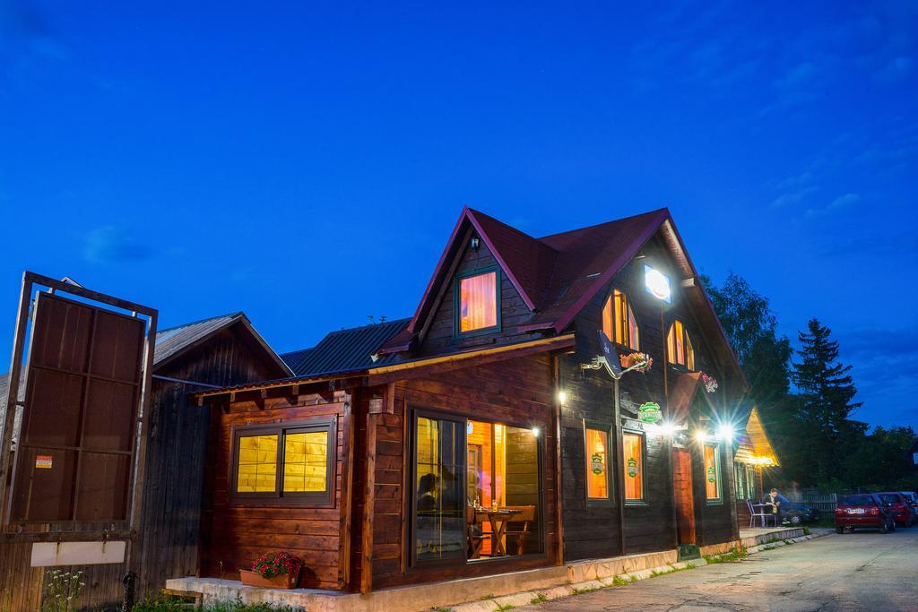 זבליאק Apartmani Restoran Durmitor מראה חיצוני תמונה